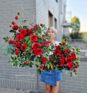 Décoration de pierre tombale avec des roses rouges - Composition + bouquet