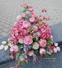 Tombstone decoration with raspberry hydrangea and peonia in apricot and pink