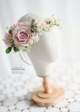 Asymmetrical wreath