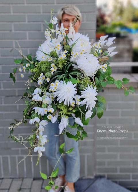 Tombstone decoration - White chrysanthemum Tombstone decoration - White chrysanthemum