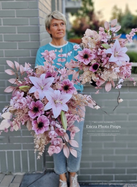 Tombstone decoration - LILIES - Composition + Bouquet Tombstone decoration - LILIES - Composition + Bouquet