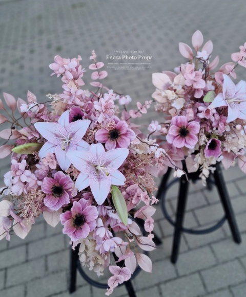 Tombstone decoration - LILIES - Composition + Bouquet Tombstone decoration - LILIES - Composition + Bouquet