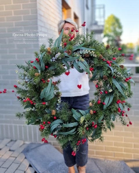 Symmetrical Christmas wreath - 70 cm Symmetrical Christmas wreath - 70 cm