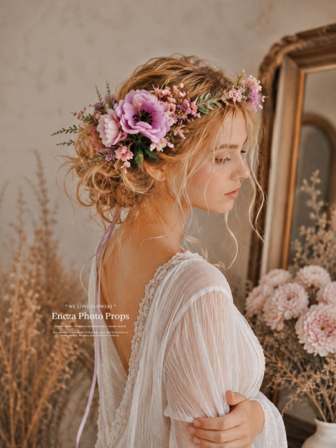 Couronne d'été avec des anémones