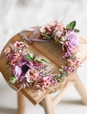 Couronne d'été avec des anémones