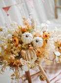 Bouquets d'automne avec des citrouilles