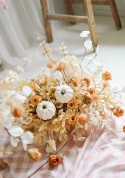 Bouquets d'automne avec des citrouilles