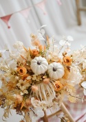 Bouquets d'automne avec des citrouilles