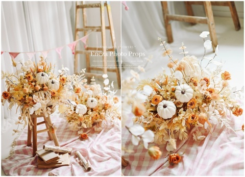 Bouquets d'automne avec des citrouilles